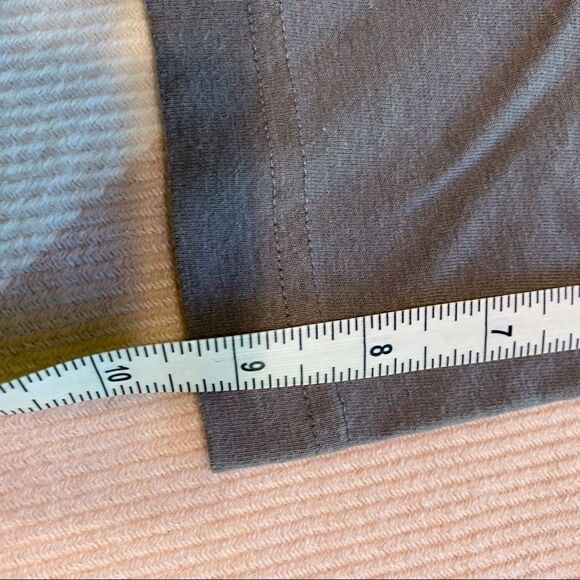 Duluth Trading Co Gray 3 Button Short Sleeve Shirt - Picture 5 of 8